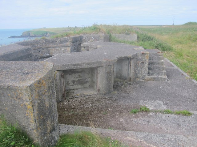 Coastal defence battery at West Blockhouse cc-by-sa/2.0 - © Dr Duncan Pepper - geograph.org.uk/p/4072019