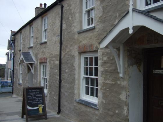 ceridwen / The Farmer's Arms