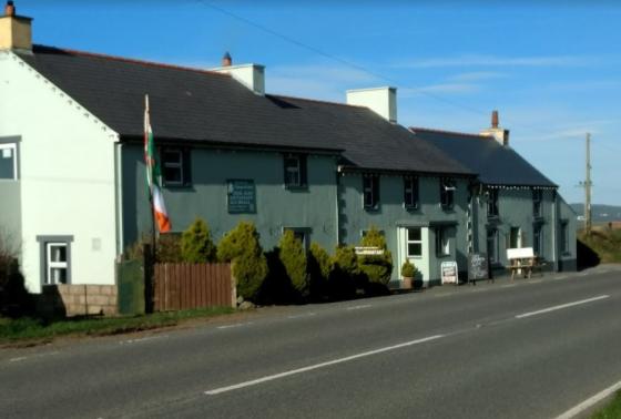 Square & Compass, Croesgoch