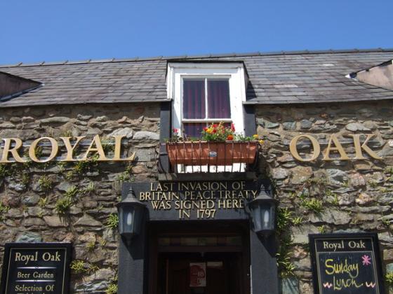 ceridwen / The Royal Oak, Fishguard Square